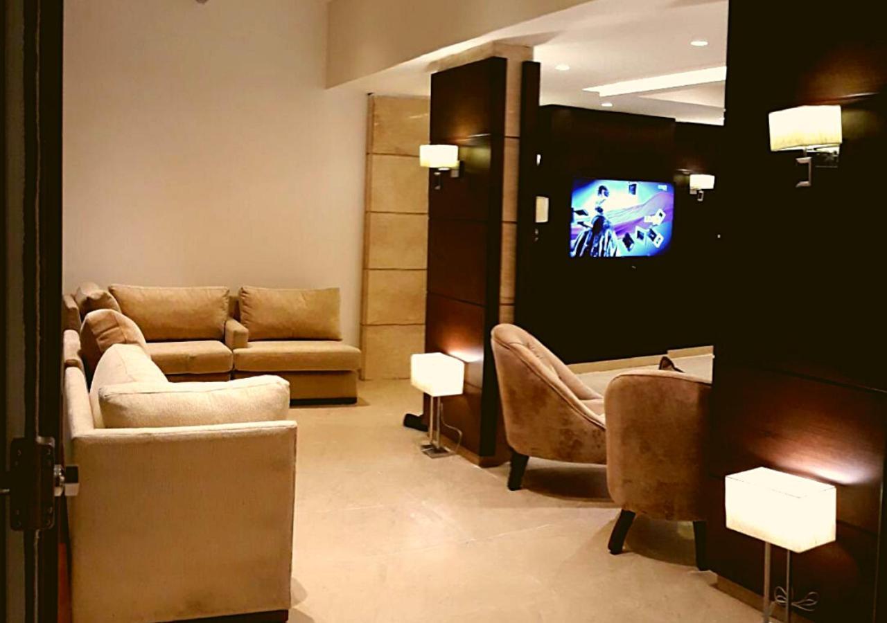The Seventh Star Hotel Suites Амман Экстерьер фото