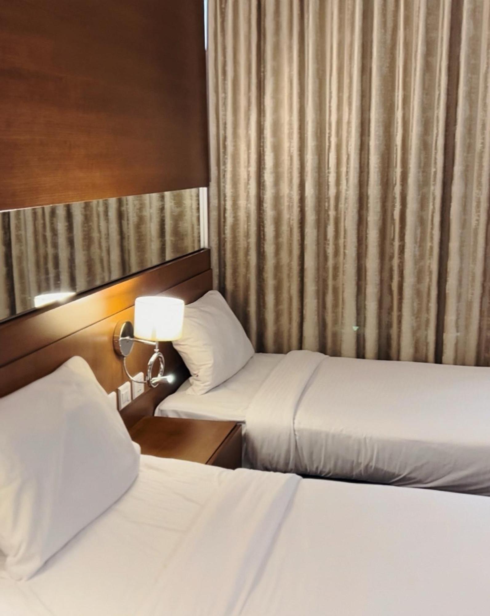 The Seventh Star Hotel Suites Амман Экстерьер фото