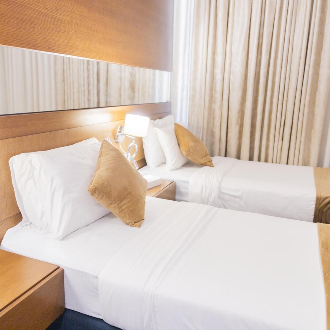 The Seventh Star Hotel Suites Амман Экстерьер фото