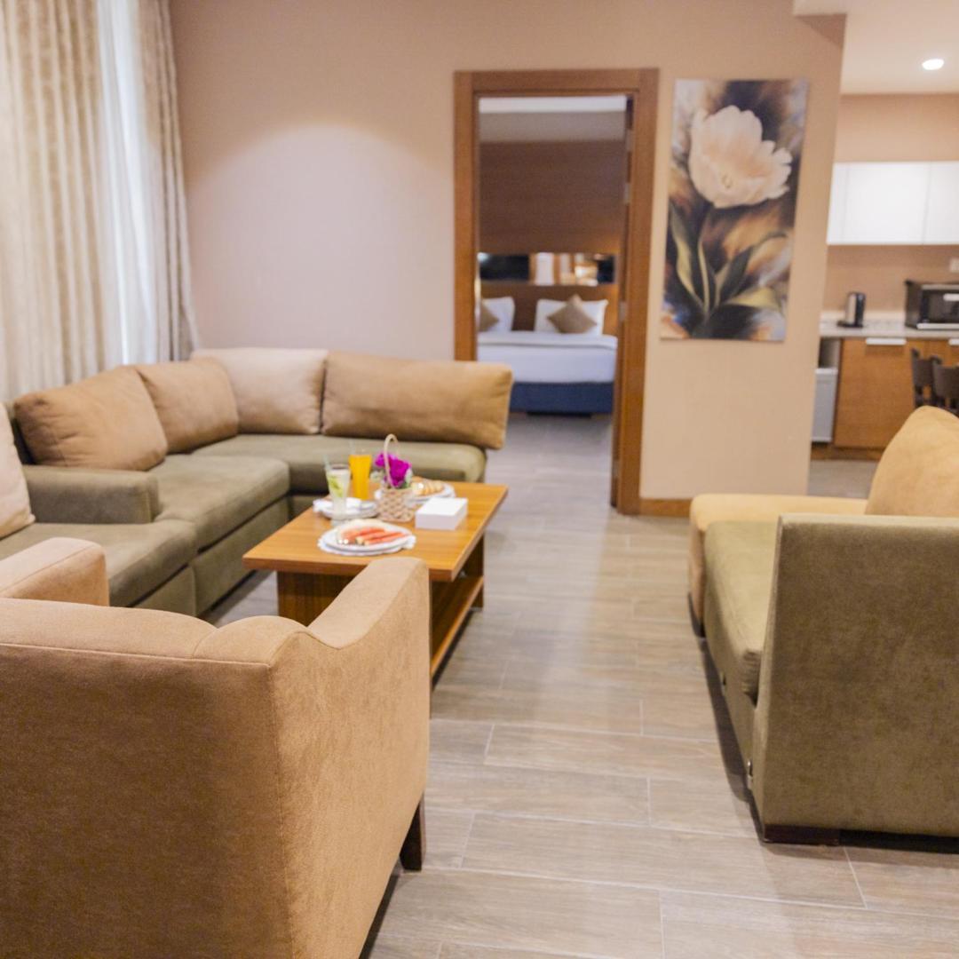 The Seventh Star Hotel Suites Амман Экстерьер фото